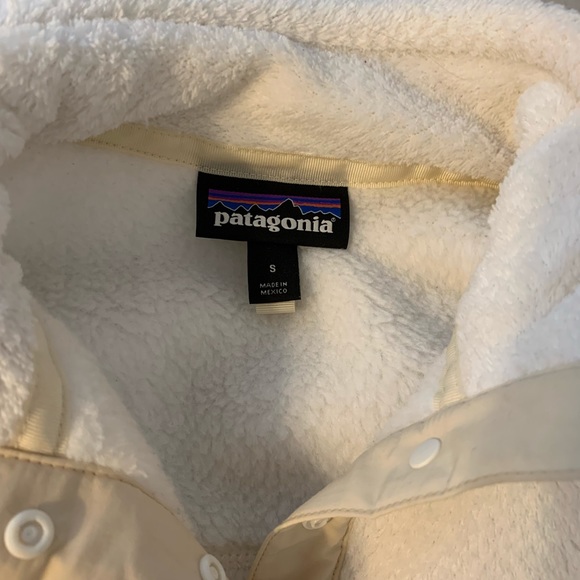 White Patagonia Pullover - Picture 2 of 3